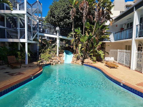 Oceanic Escape 50m To Beach - Newcastle Accommodation 2