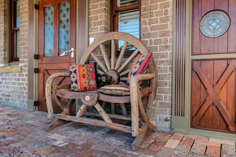 Old Bank Boutique Hotel - New Castle Tourism 3