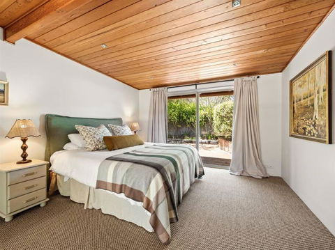 Orchard Homestead Countryside Retreat - Newcastle Accommodation 1