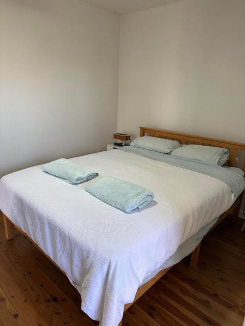 One Bedroom CBD Unit, Walk To Beaches & Cafes - Newcastle Accommodation 1