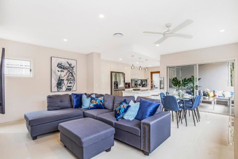Park Avenue Luxe Townhouse Brand New Sleeps 9 - Newcastle Accommodation 1