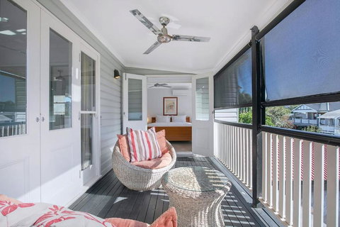 Paddington Cottage - A Classic Queenslander Stay - Newcastle Accommodation 1