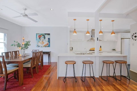 Paddington Cottage - A Classic Queenslander Stay - Newcastle Accommodation 3