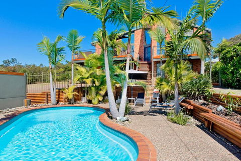 Panorama Beach House - Newcastle Accommodation 0