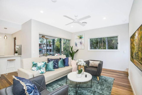 Park Avenue Townhouse Retreat Brisbane Sleeps 10 - Newcastle Accommodation 3
