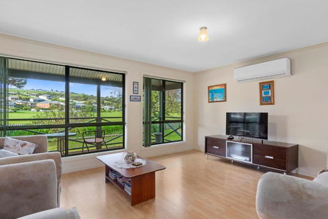 Pascalinga 38 Carrickalinga Road - Newcastle Accommodation 1