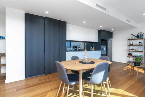 Perfectly Located 1BR BA Apartment - Newcastle Accommodation 2