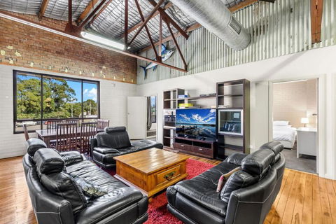 Platinum Precinct - The Apartment - New Castle Tourism 1