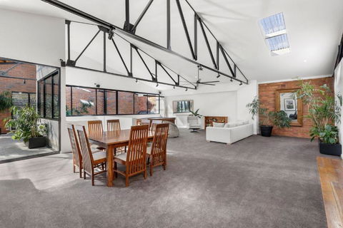 Platinum Precinct - The Penthouse - New Castle Tourism 2