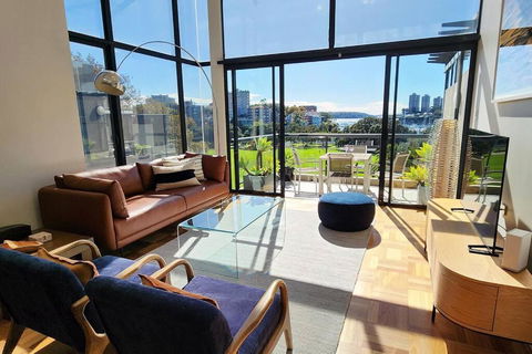 Penthouse With Private Terrace, Parking + 2 Pools - Newcastle Accommodation 0