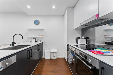 Perfect Location 1-Bed With Balcony, BBQ & Parking - New Castle Tourism 1