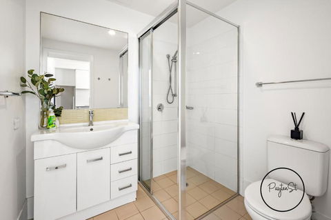 Perfect Penthouse - WiFi Included - Newcastle Accommodation 1