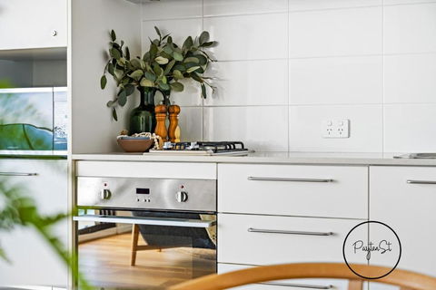 Perfect Penthouse - WiFi Included - Newcastle Accommodation 2