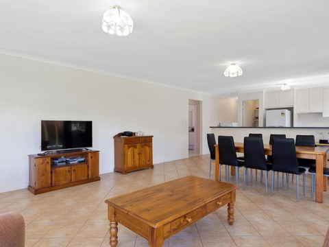 Pets At The Beach 8 Marto Court - Newcastle Accommodation 0