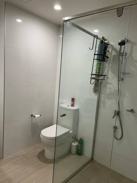 Plush Apartment On Mort - Newcastle Accommodation 1