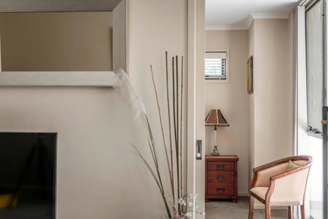 Quiet Apartment In Braddon ACT - Newcastle Accommodation 1