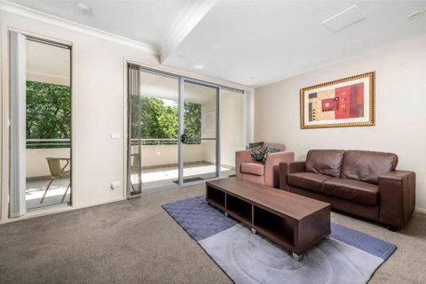 Quiet Apartment In Braddon ACT - Newcastle Accommodation 2