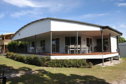 Rainbow Tides - Newcastle Accommodation 2