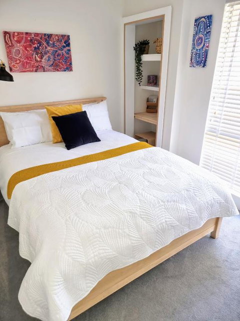 Queen Bed Apartment- No Sharing, Your Very Own Space - Newcastle Accommodation 0