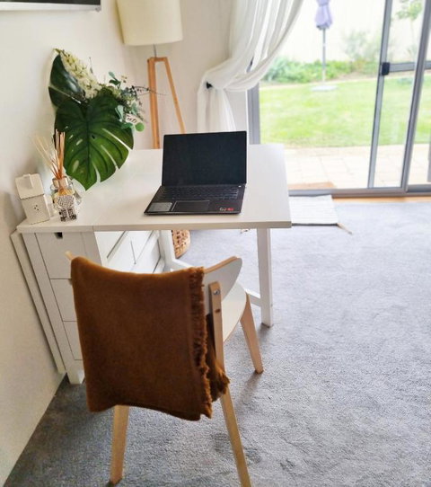 Queen Bed Apartment- No Sharing, Your Very Own Space - Newcastle Accommodation 3