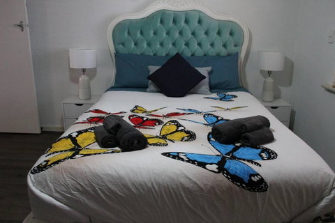 Raeside Home - Newcastle Accommodation 2
