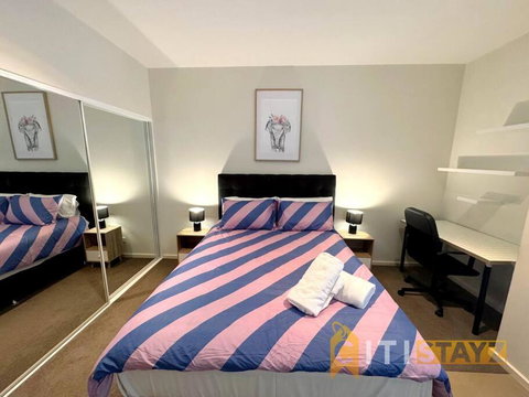 Pretty Penthouse - Close To ANU - Newcastle Accommodation 3