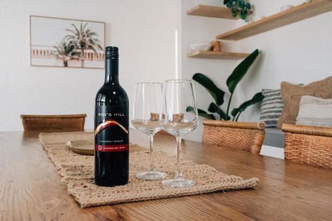 Prime Location With Pool - Walk To Coolum Beach - New Castle Tourism 3