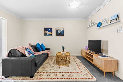 Prime Perth Apartment - Newcastle Accommodation 1