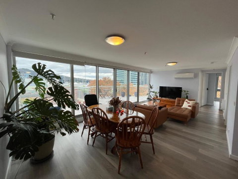 Private Room With Ensuite In The CBD - Newcastle Accommodation 0