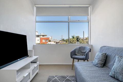 Quaint 1BD On The Doorstep Of Manly Beach - Newcastle Accommodation 0