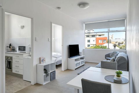 Quaint 1BD On The Doorstep Of Manly Beach - Newcastle Accommodation 2