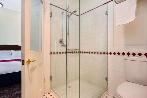 Quality Hotel Bentinck - New Castle Tourism 2