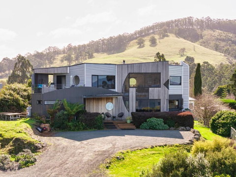 Quarry Hill Lookout - Newcastle Accommodation 0