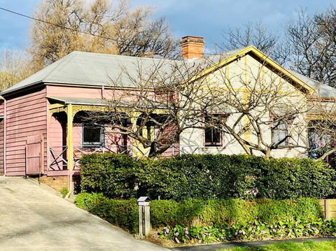 Quarryman Cottage @ 102 - New Castle Tourism 0