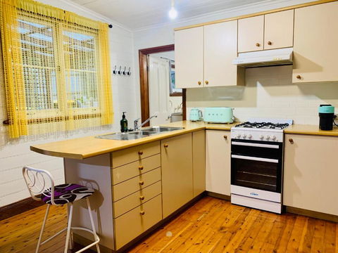 Quarryman Cottage @ 102 - New Castle Tourism 3