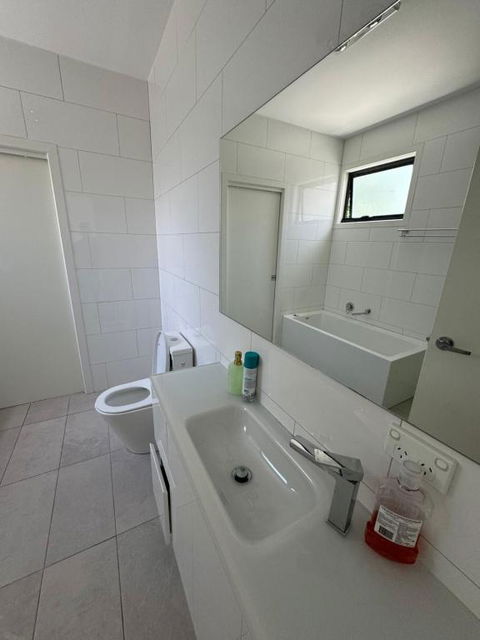 Quiet And Cozy Corner - Newcastle Accommodation 3