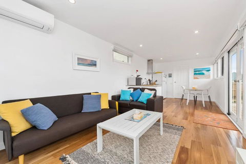 Quiet, Luxurious Guest House - Couples Retreat - New Castle Tourism 3