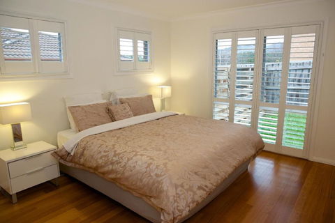Race Course Apartments - New Castle Tourism 0
