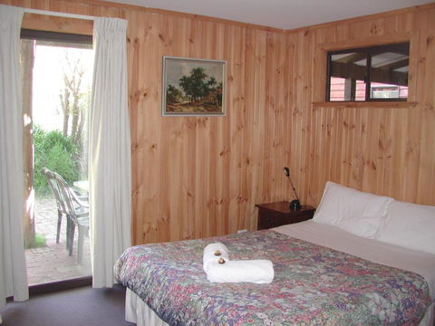 Rainbow House - New Castle Tourism 3