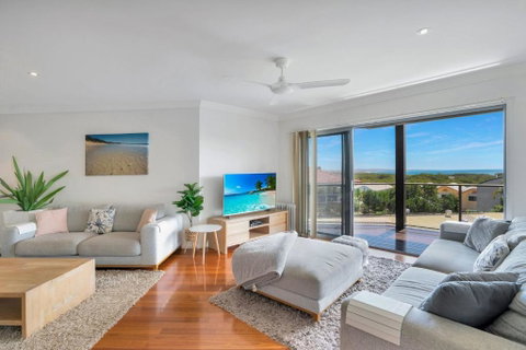 Rainbow Towers 2 Rainbow Beach - Newcastle Accommodation 2