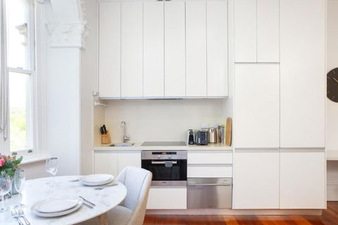 Ravenscourt S Studio Apartment Close To Everything - Newcastle Accommodation 2