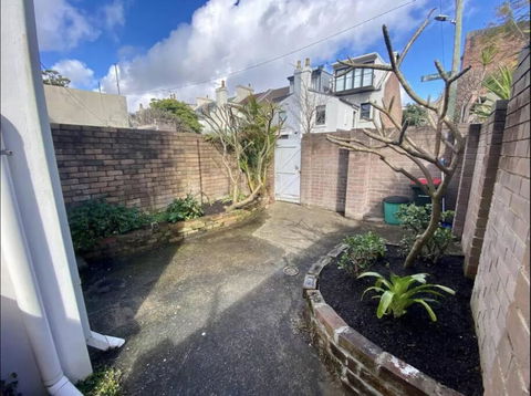 Rear Garden Suite - Newcastle Accommodation 1