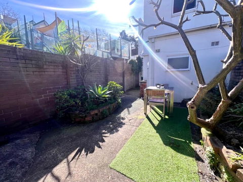 Rear Garden Suite - Newcastle Accommodation 2