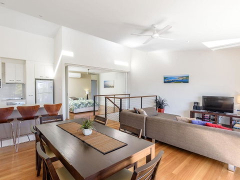 Rainbow Surf 4 - Newcastle Accommodation 3