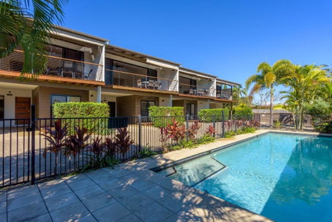 Rainbow Surf 4 - Newcastle Accommodation 1