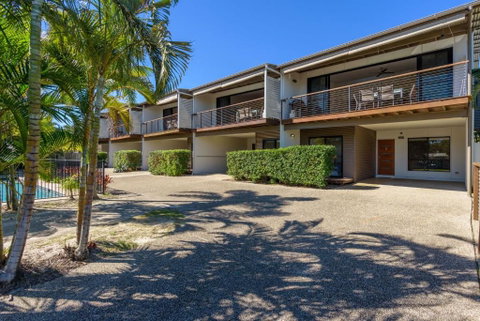 Rainbow Surf 5 - Newcastle Accommodation 2
