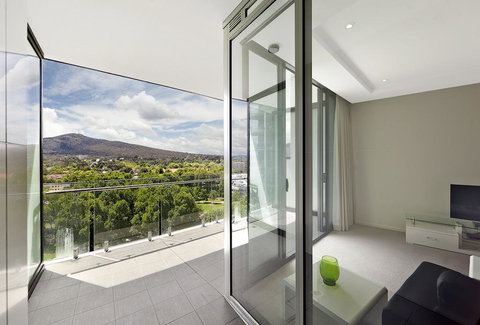 Astra Apartments Canberra - Manhattan - Newcastle Accommodation 3