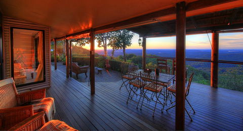 At Remingtons Private Cottages & Lodge - Newcastle Accommodation 2