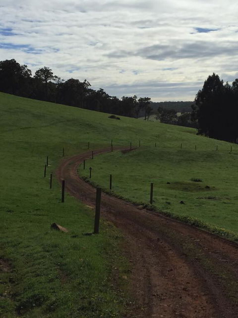 Atina Rocks Country Homestead - Newcastle Accommodation 1
