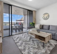 AU1 - Long Stay w Balcony RiverViews Fast WiFi - New Castle Tourism
